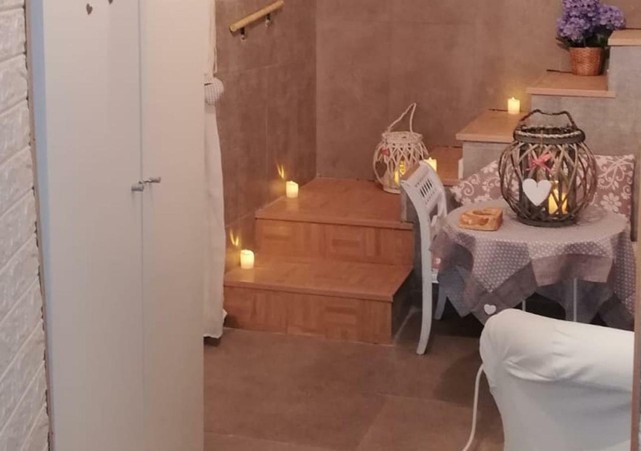 فندق Addu' Ninucc' نابولي المظهر الخارجي الصورة